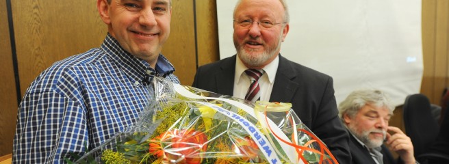 Kein Richter – aber ein guter Berater Hans-Jürgen Kircher (l.) ist neuer Schiedsmann für Versetal, Versevörde und Königsburg