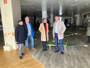 WBG Fraktionsvorsitzender Thorsten Hänel, Ministerin Ina Scharrenbach, Bürgermeister Dirk Middendorf, SPD Fraktionsvorsitzende Marion Gierse, CDSU Fraktionsvorsitzender Stefan Ohrmann.